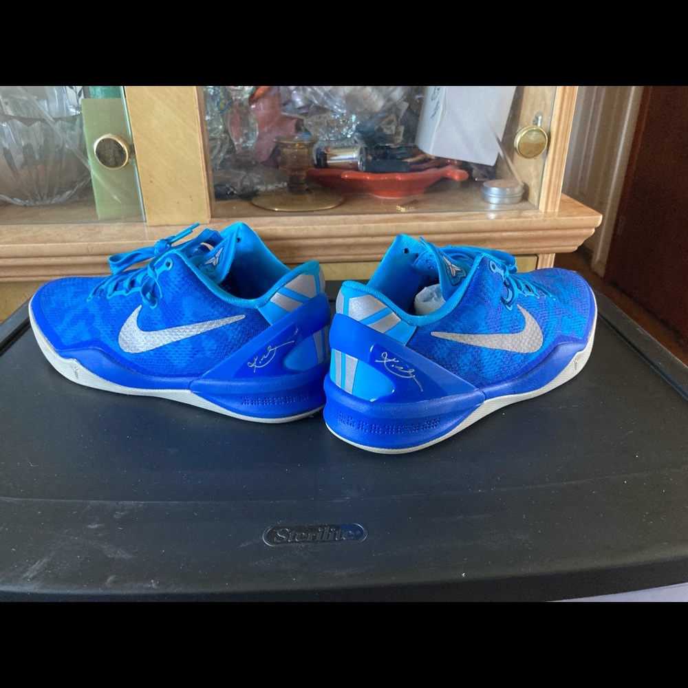 Kobe’s 8 - Picture 2 of 3